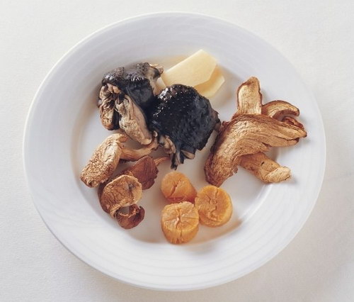 清蒸乌骨鸡原料